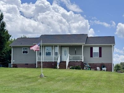 557 White Rd