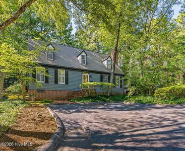 13 Village In The Woods Circle