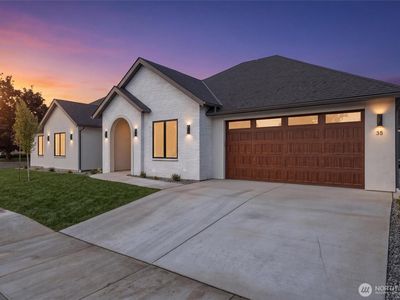 35 Parkwood Circle