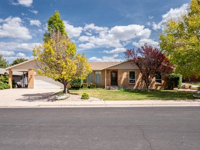 1069 Cedar Knls S