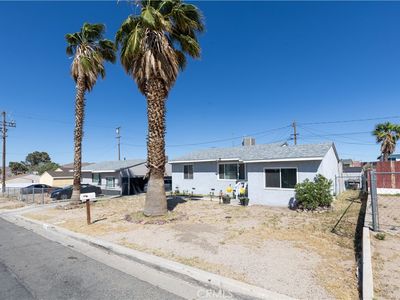 Property at 571 Lillian Dr, Barstow, CA