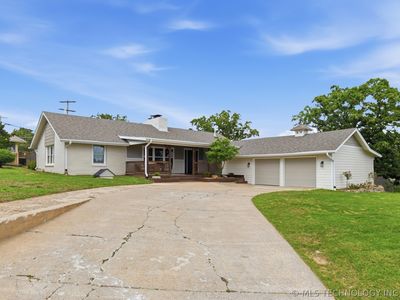 701 Oak Ridge Dr