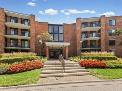 Property at 1605 E Central Rd Unit 211B, Arlington Heights, IL