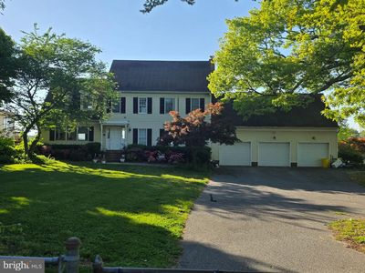 145 Edgewater Dr