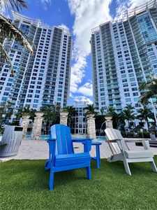 2681 N Flamingo Rd APT 2705S