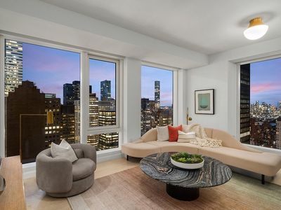 138 E 50th St APT 24B