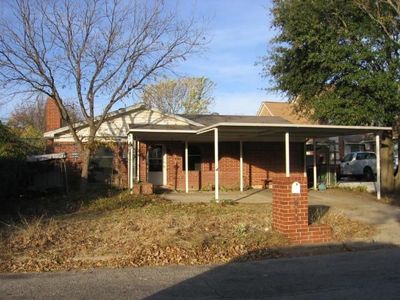 617 Comal Ave