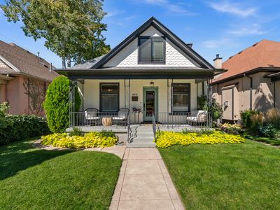975 E Belmont Ave