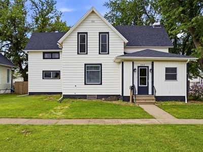 Property at 304 E Main St, Marengo, IA