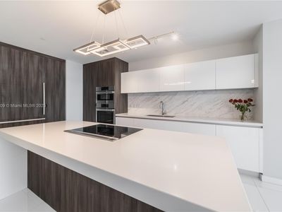 851 NE 1st Ave #3911