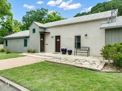 406 W Schubert St