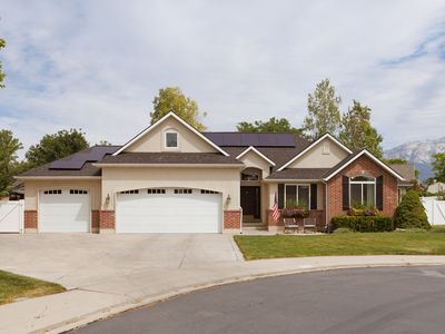 4564 W Windsor Cir
