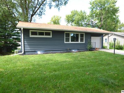 1925 E Manor Dr