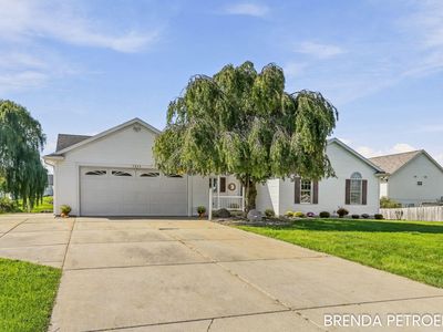 7043 Maplelawn Dr