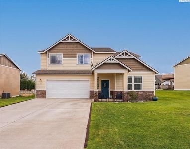 Property at 650 Pikes Peak Dr, West Richland, WA