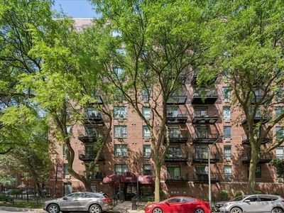 3900 N Pine Grove Ave APT 907