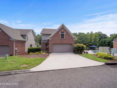 8542 Oxford Dr