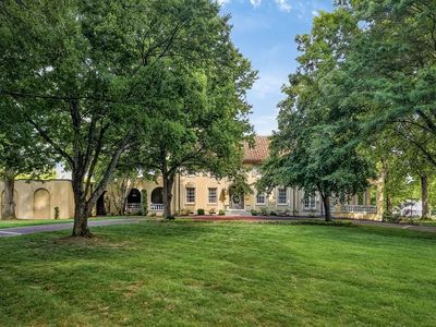 335 N Dixie Ave