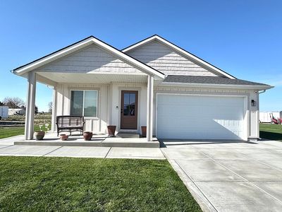 195 N Pioneer Dr
