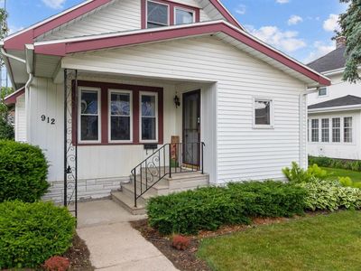 912 North 11TH STREET