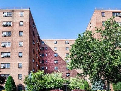 208 Anderson St #Nf3