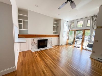 24 Dartmouth St #2