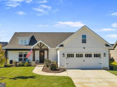 105 Rolling Meadow Way