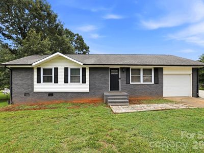 131 Midwood Ln