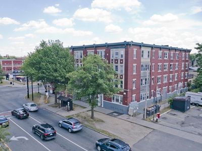 683-687 State St
