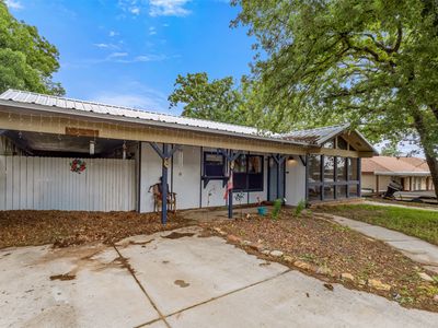 Property at 316 Hickorywood St, Azle, TX