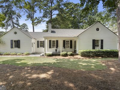 835 Glenbrook Dr NW