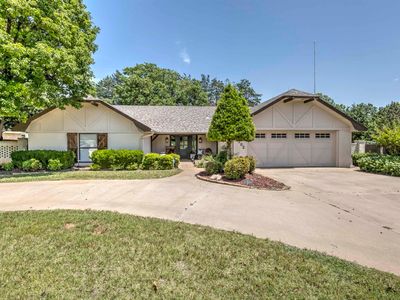 2302 W Club Rd