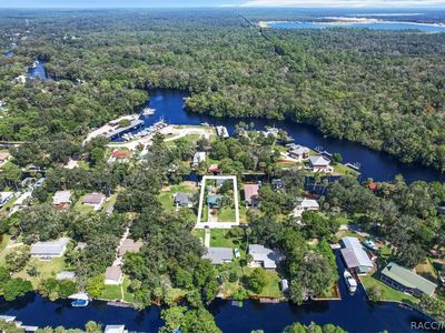 Property at 27 Magnolia Ave, Yankeetown, FL