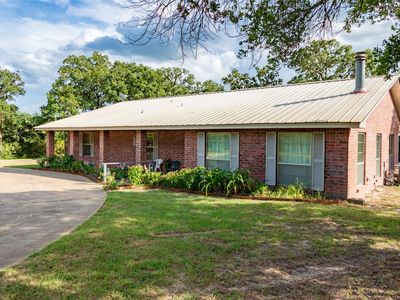 1213 Lakeland Dr