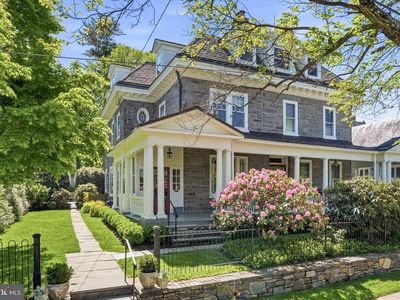 36 E Chestnut Hill Ave