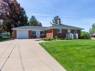 3040 Kaufmann Ave