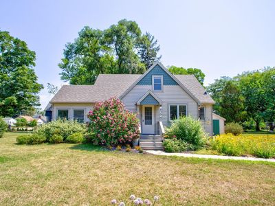 439 Plasman Ave