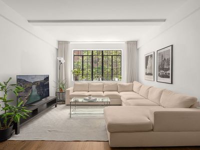 325 E 41st St APT 502