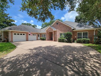 200 Duerr Dr