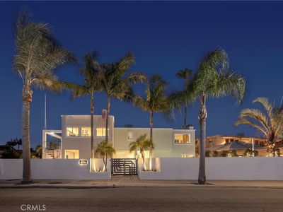 3242 Falkland Cir