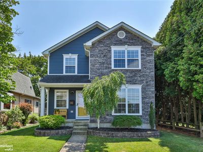 320 E High St