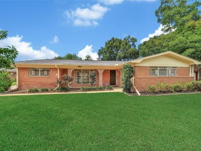 115 E Thornton Rd