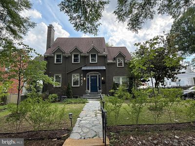 4442 S Dakota Ave NE