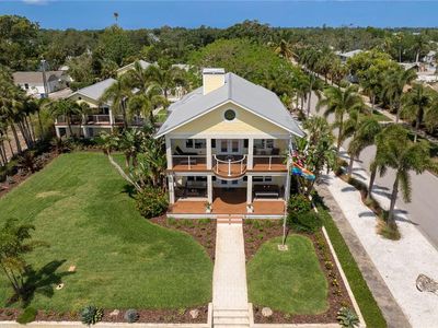 1803 Beach Dr SE