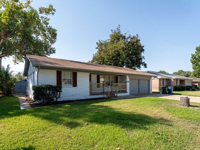 2114 Lynbrook Ln