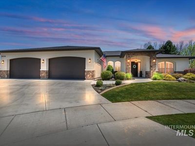 2036 N Bella Strada Way