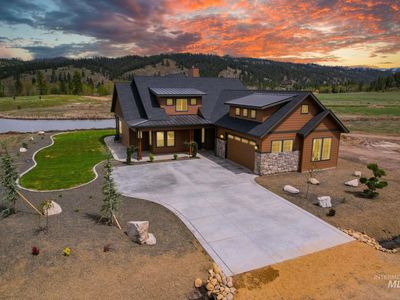 38 Singing Springs Way