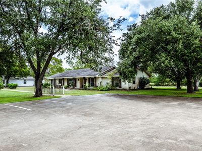Property at 1304 E Main St, Madisonville, TX