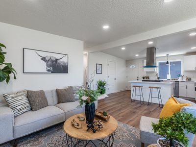 3090 W Winchester Dr