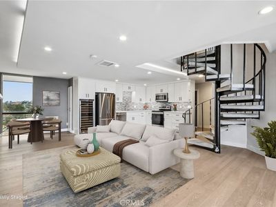 531 Esplanade APT 901